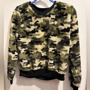 Gently used- Juniors medium size army fatigue color long sleeve sweater
